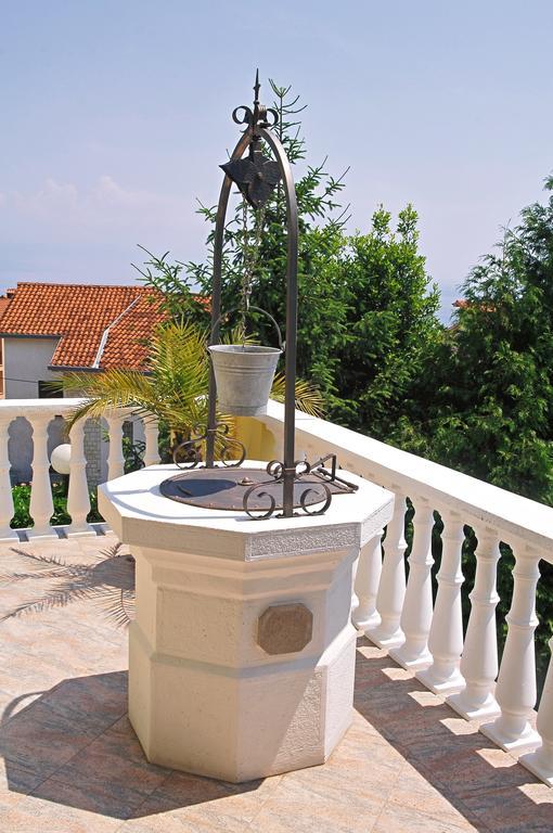 Apartments Petricic With Swimming Pool Icici Ngoại thất bức ảnh