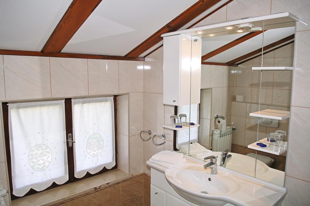 Apartments Petricic With Swimming Pool Icici Ngoại thất bức ảnh