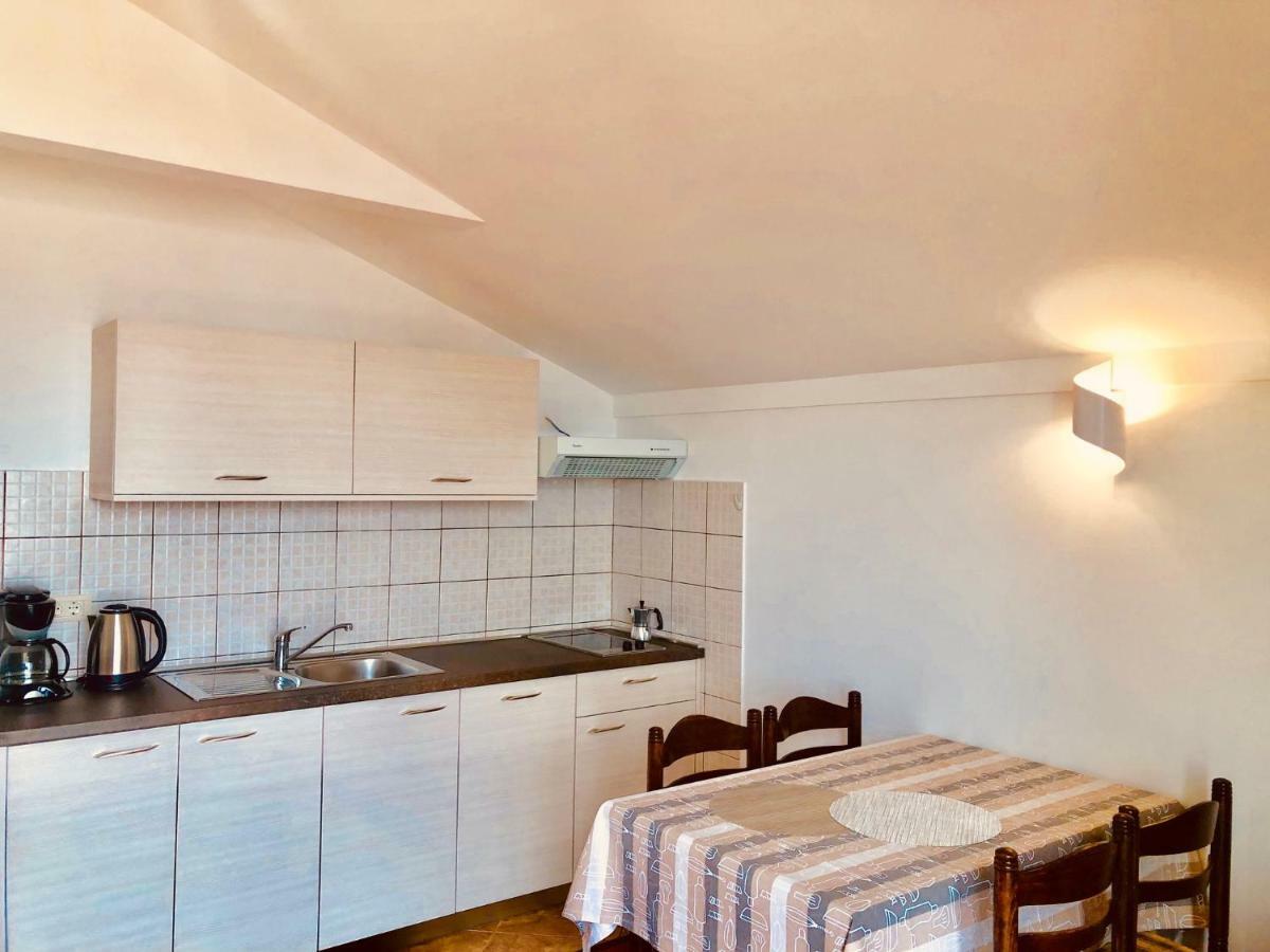 Apartments Petricic With Swimming Pool Icici Ngoại thất bức ảnh